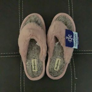 Super comfortable and soft slippers